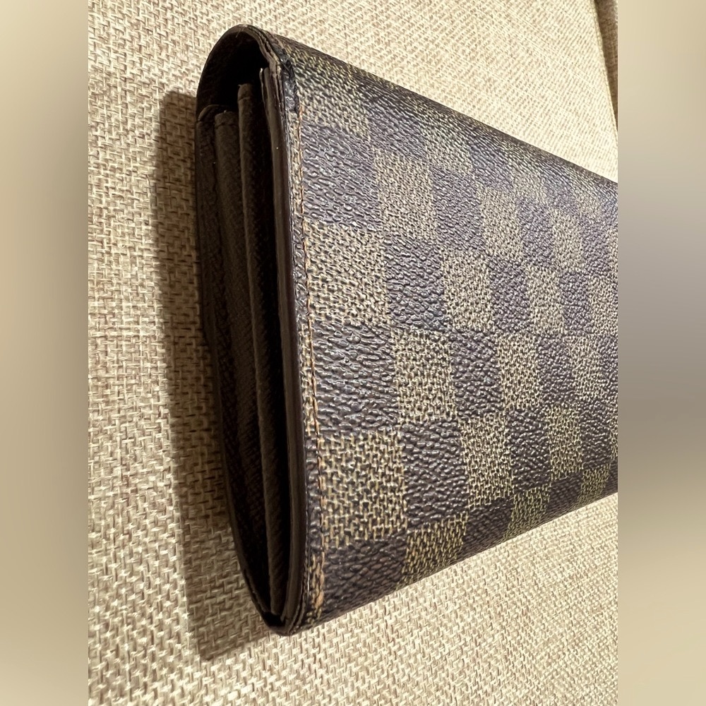 Preloved 💯% Authetic Preloved Louis Vuitton Sarah Wallet Damier Ebene pattern - Picture 7 of 16